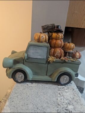 Rustic Fall Harvest Truck Figurine w/Pumpkins, "Fall"  Resin, Approx 7" x 9"